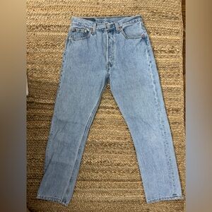 Levi's Women's Light Blue Straight Leg Jeans